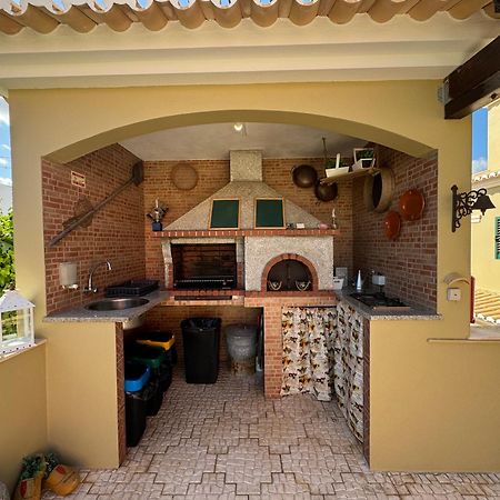 Happy Silva Guesthouse Lagos Exterior photo