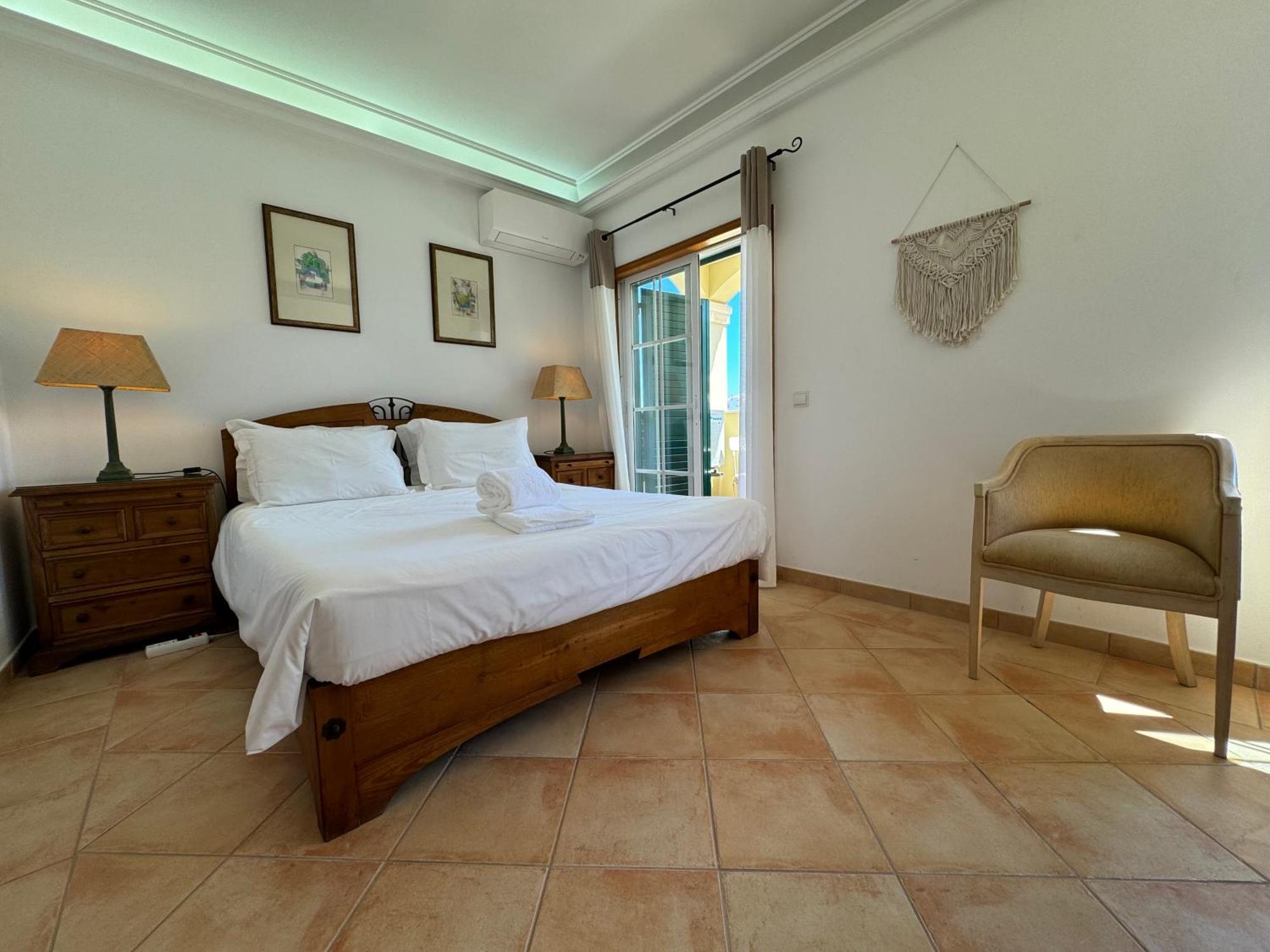 Happy Silva Guesthouse Lagos Exterior photo