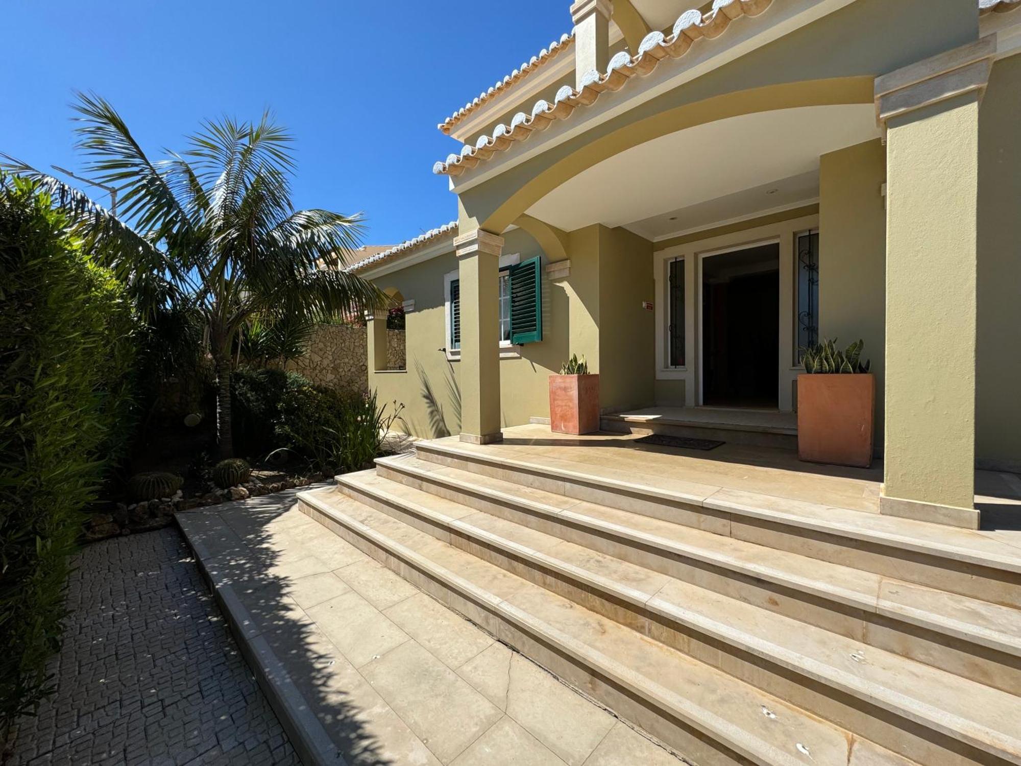 Happy Silva Guesthouse Lagos Exterior photo