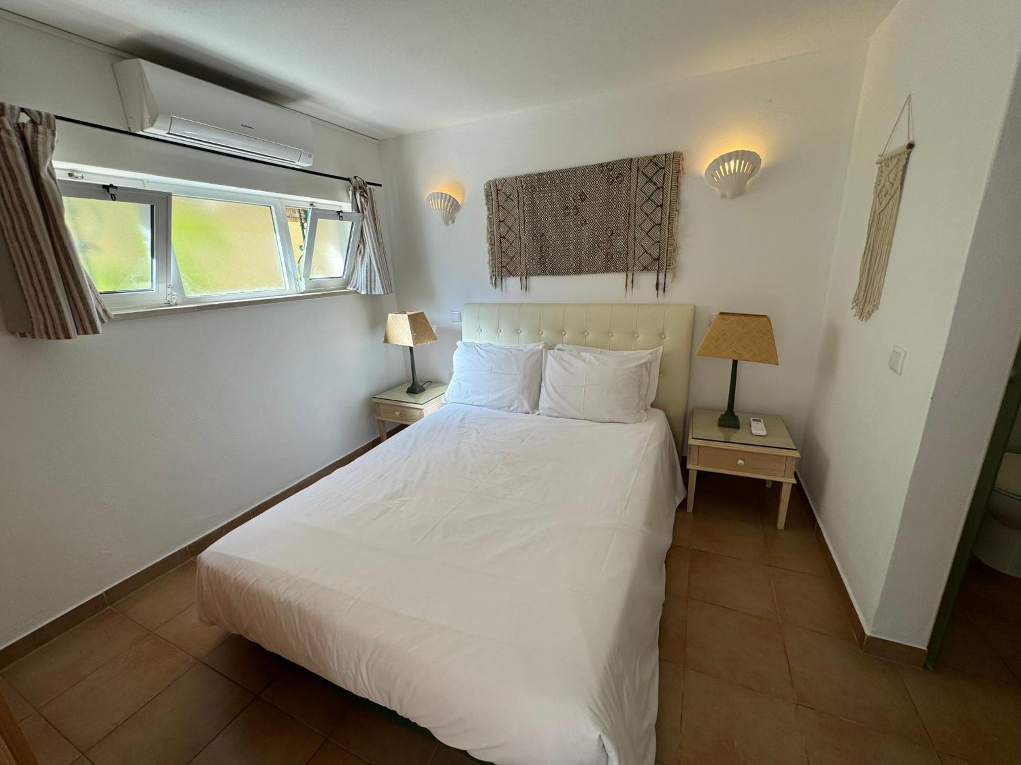 Happy Silva Guesthouse Lagos Exterior photo