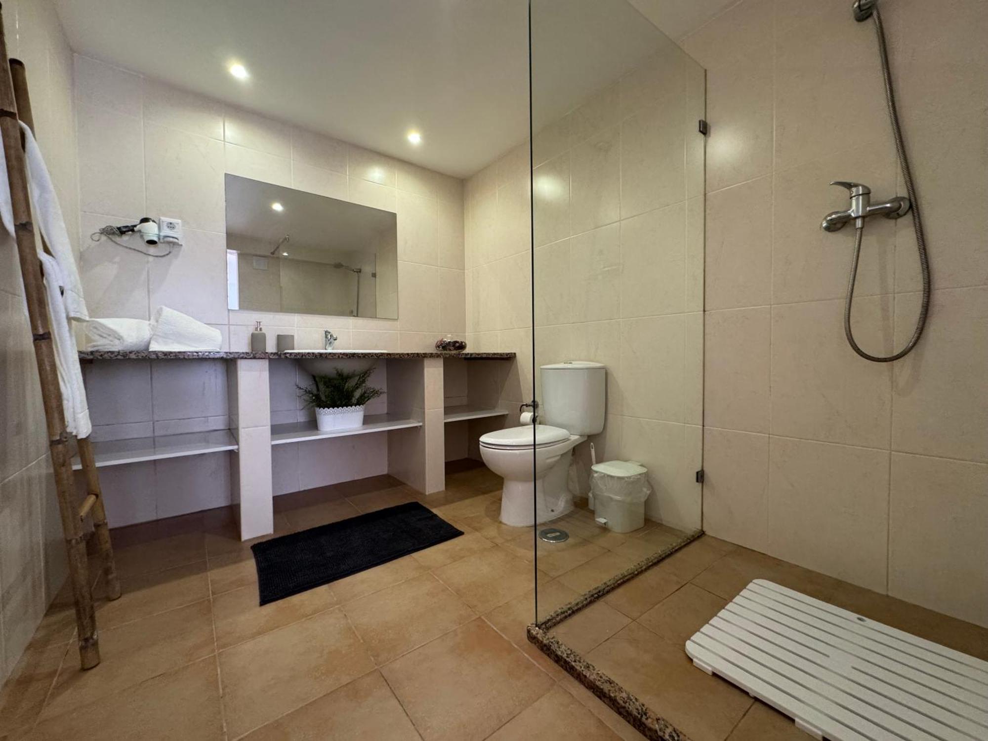 Happy Silva Guesthouse Lagos Exterior photo